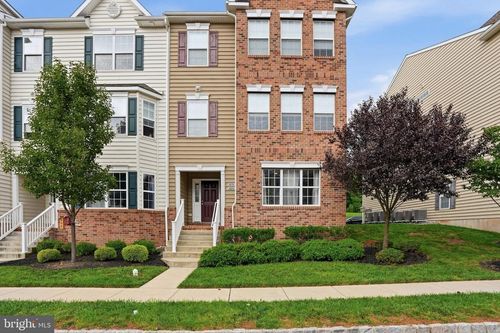 m123-l-3028 Davenport Way, PENNSBURG, PA, 18073-1287 | Card Image