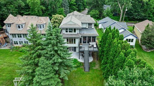1161 Park Ave, Mahtomedi, MN, 55115-1929 | Card Image