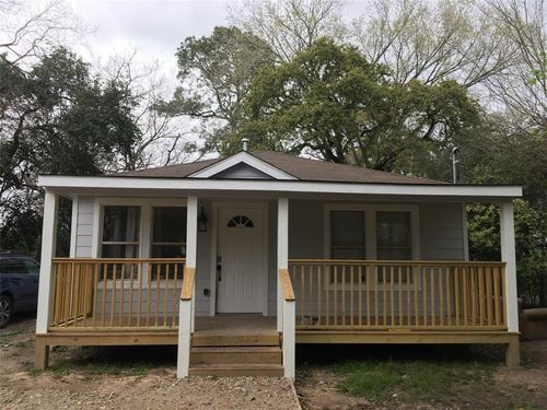 819 Eubanks St, Houston, TX, 77022-3825 | Card Image