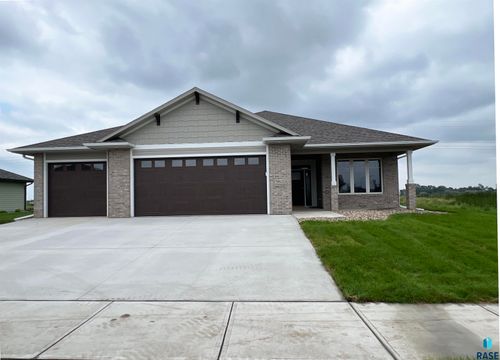 5812 S Huntwood Ave, Sioux Falls, SD, 57108-3060 | Card Image