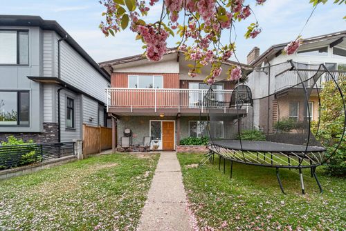 2258 Wenonah Street, Vancouver, BC, V5N2Z6 | Card Image