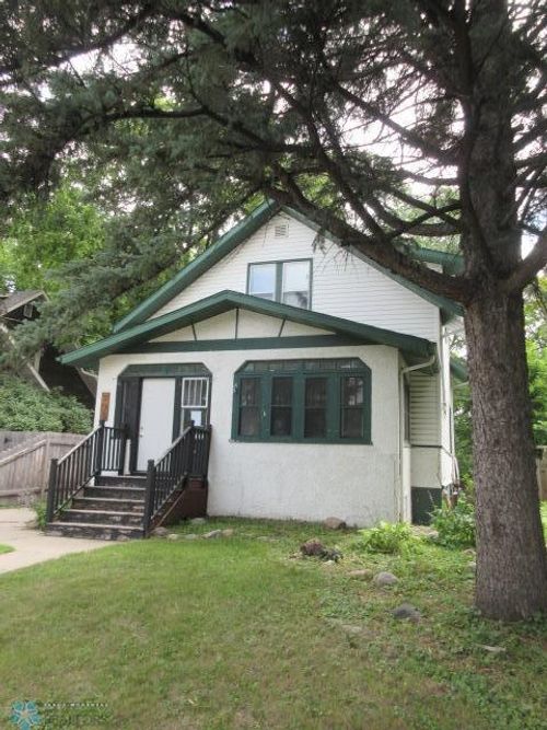 906 University Dr S, Fargo, ND, 58103-3138 | Card Image