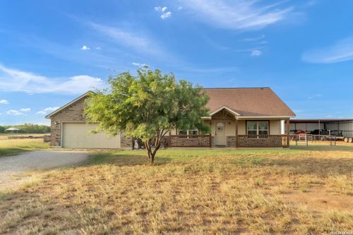3084 County Road 328, Jourdanton, TX, 78026-5252 | Card Image