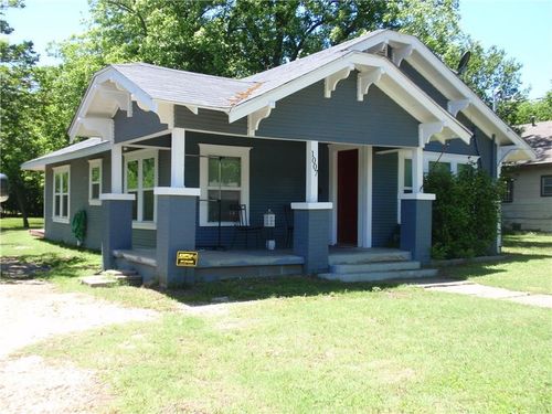 1007 Granbury St, Cleburne, TX, 76033-5752 | Card Image