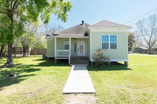 195 W Hartel St, Sour Lake, TX, 77659-2889 | Card Image