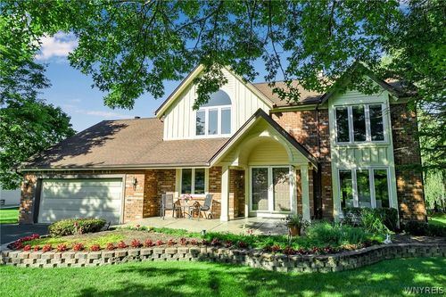 4 Curley Drive, Orchard Park, NY, 14127 | Card Image