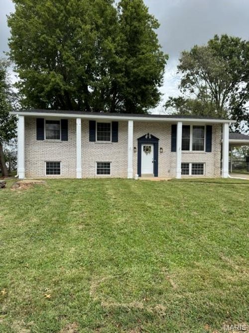 207 Capri Dr, O Fallon, MO, 63366-1627 | Card Image