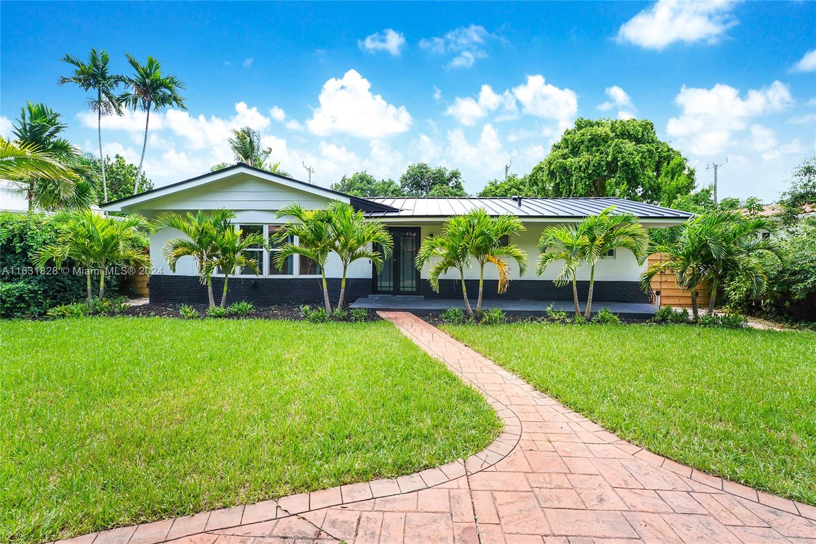 111th St, Miami, FL 33161