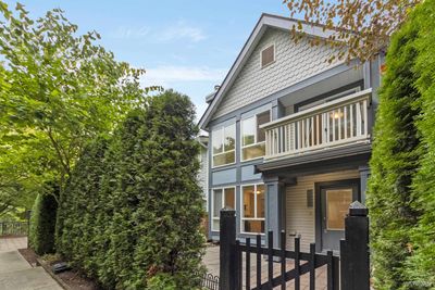 7436 Magnolia Terr, Townhouse with 2 bedrooms, 1 bathrooms and 2 parking in Burnaby BC | Image 1