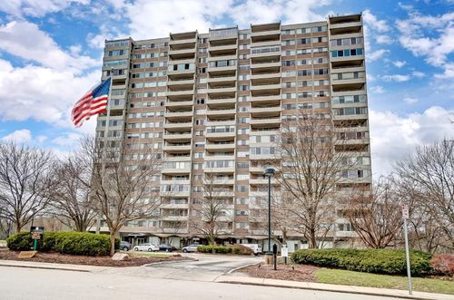 2324 Madison Ln, Cincinnati, OH, 45208 | Card Image
