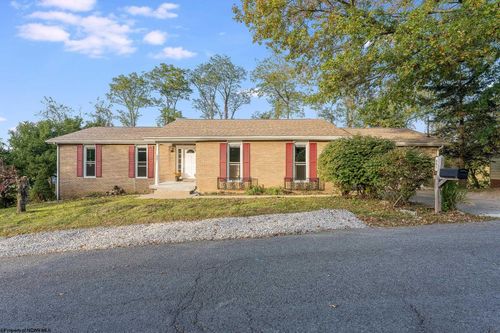 801 Cottonwood St, Morgantown, WV, 26505-2619 | Card Image