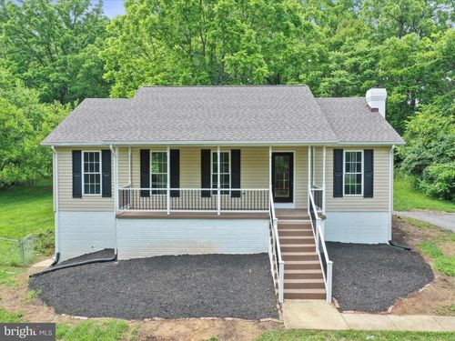 360 New Meadow Dr, KEARNEYSVILLE, WV, 25430-9749 | Card Image