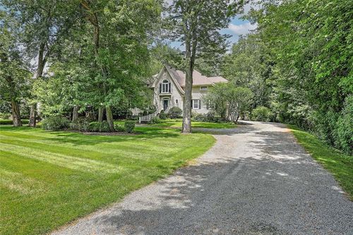 15 Tall Pines Dr, Barrington, RI, 02806-2712 | Card Image