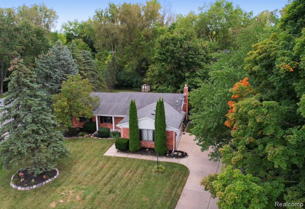 Smithfield Rd, Farmington, MI 48335