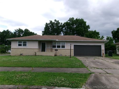 2425 Hilltop Ave, Muskogee, OK, 74403-7518 | Card Image
