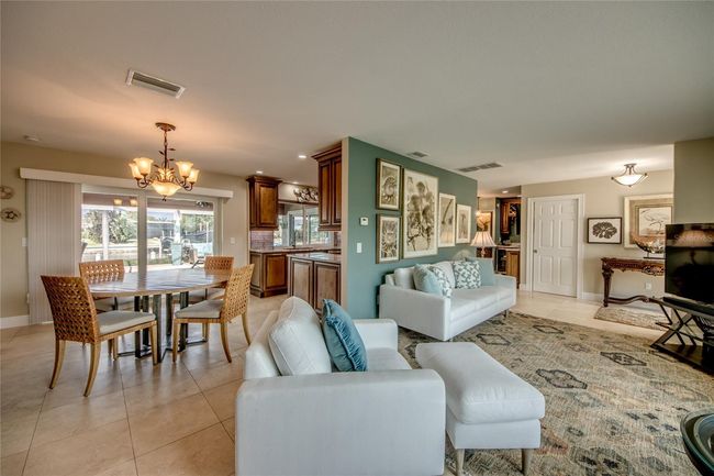925 Don Juan Ct, House other with 3 bedrooms, 2 bathrooms and null parking in PUNTA GORDA FL | Image 10