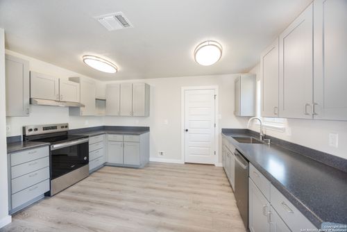 10707 Shaenview, San Antonio, TX, 78254-5397 | Card Image