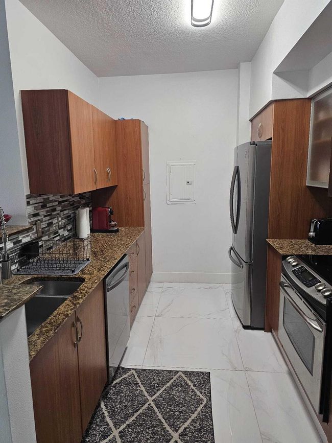 APT-221 - 804 E Windward Way, Condo with 2 bedrooms, 2 bathrooms and null parking in Lantana FL | Image 4
