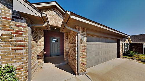 9437 87th St, Yukon, OK, 73099-9244 | Card Image