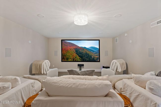 Media room lower level | Image 29