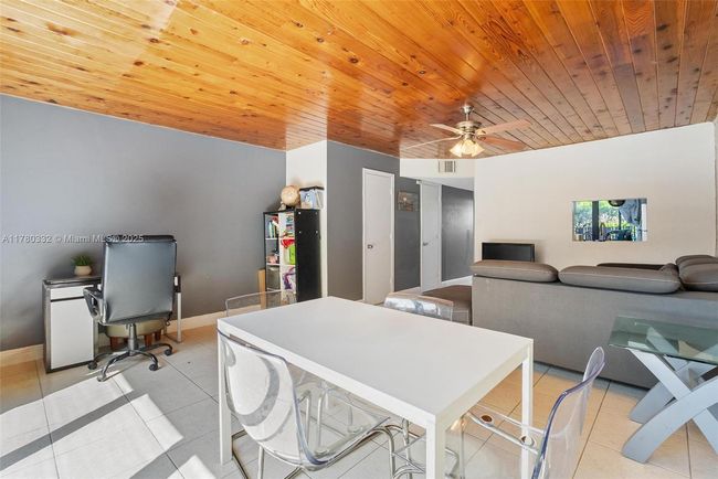 APT-33 - 3200 Nw 5 Th Ter, Townhouse with 2 bedrooms, 2 bathrooms and null parking in Pompano Beach FL | Image 6