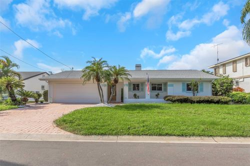 220 Driftwood Dr S, Palm Harbor, FL, 34683-1011 | Card Image