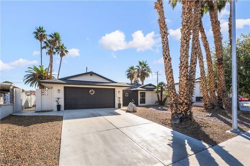 5209 Champions Ave, Las Vegas, NV, 89142-2552 | Card Image