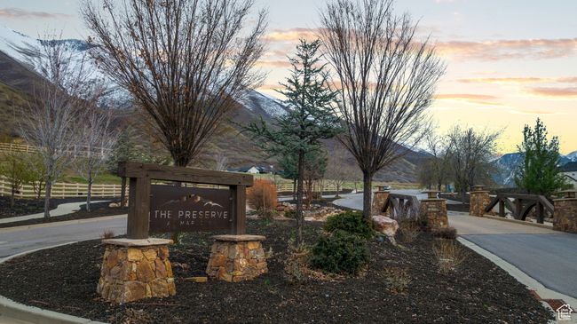 Community sign featuring a mountain view | Image 9