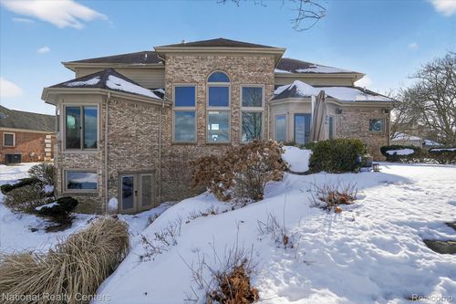 1280 Glen Ct, Highland, MI, 48357-4751 | Card Image