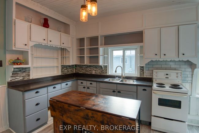 10933 Road 38, House other with 3 bedrooms, 1 bathrooms and 4 parking in Parham ON | Image 5