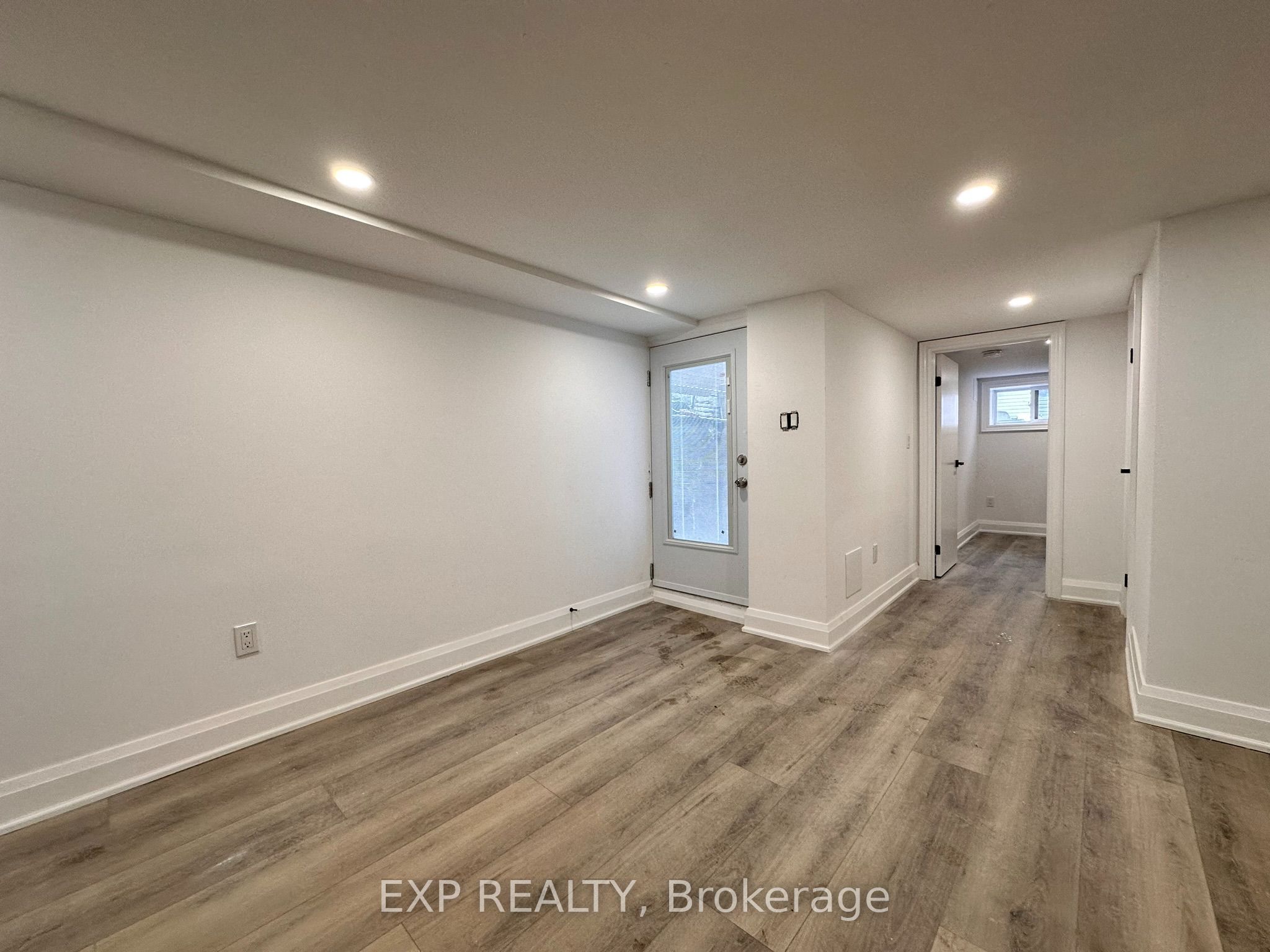 Residential Lease in Toronto C01 5
