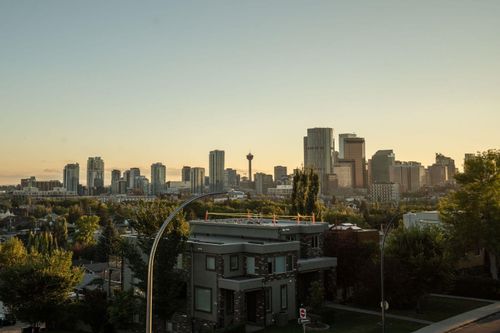 618 10 St Ne, Calgary, AB, T2E4M9 | Card Image