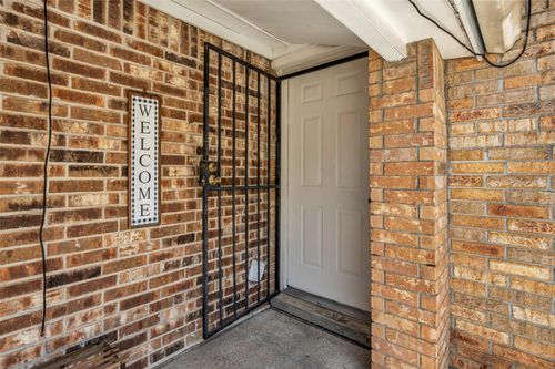 809 Brooks St, Houston, TX, 77009-8801 | Card Image