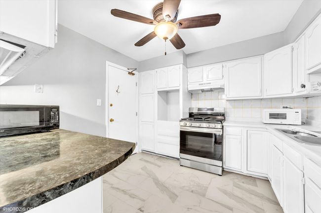 APT-1C - 9205 Potter Rd, Condo with 2 bedrooms, 1 bathrooms and 2 parking in Des Plaines IL | Image 5