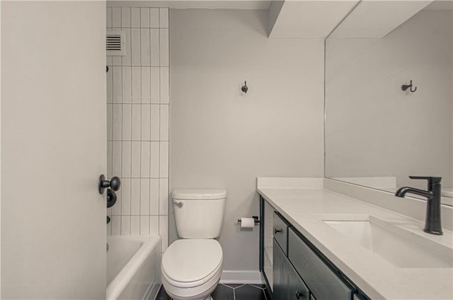 APT-210-211 - 4550 Warwick Blvd, Condo with 3 bedrooms, 3 bathrooms and null parking in Kansas City MO | Image 42