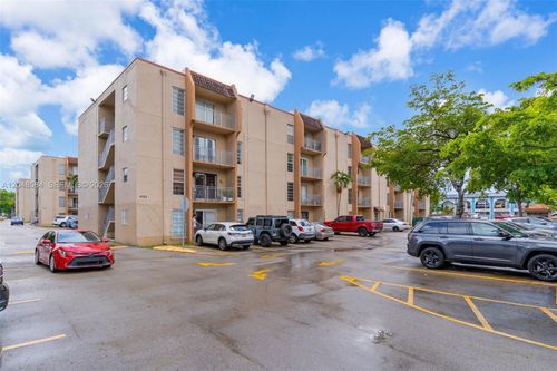 3062-4715 Nw 7th St, Miami, FL, 33126-2257 | Card Image
