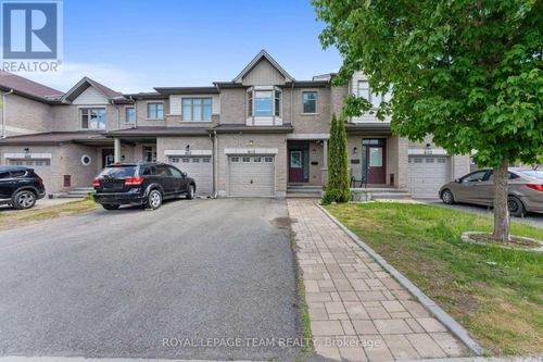 605 Sunburst St, Gloucester, ON, K1T0L1 | Card Image