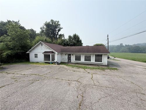 2281 Dupont Rd, Parkersburg, WV, 26101-7674 | Card Image