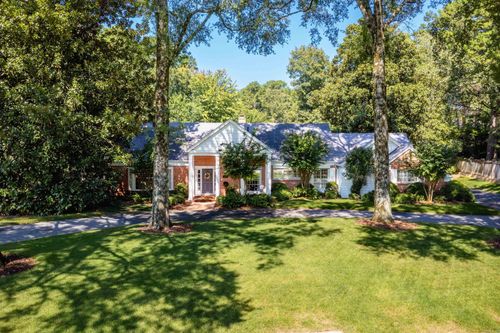 4 Hillandale Dr, Little Rock, AR, 72227-2210 | Card Image