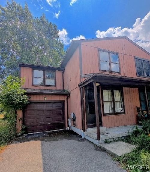7 Robin Rd, Amherst, NY, 14228-1115 | Card Image