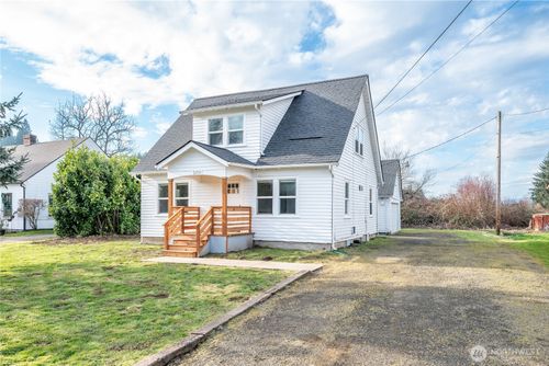 2103 36th Ave, Longview, WA, 98632-4756 | Card Image