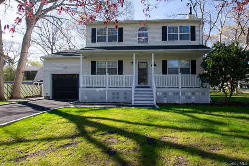 80 Queen Rd, Mastic Beach, NY, 11951-2824 | Card Image