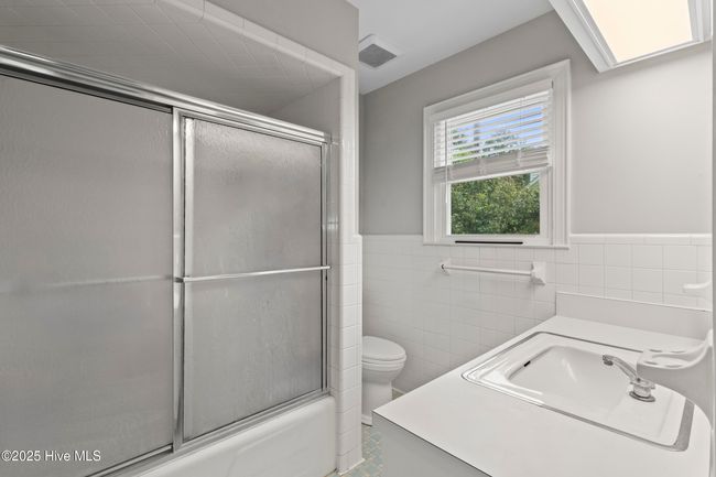 405 E Westbrook St, House other with 4 bedrooms, 3 bathrooms and 1 parking in Wallace NC | Image 16