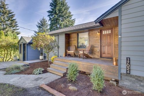 17024 32nd Avenue Ne, Lake Forest Park, WA, 98155 | Card Image