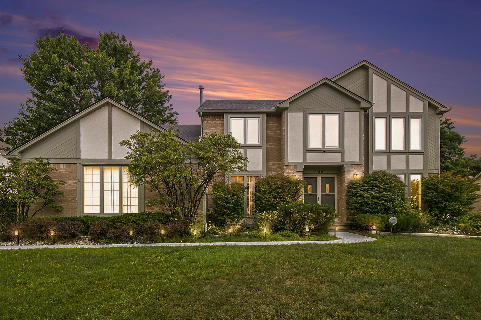 Harsdale Dr, Farmington Hills, MI 48335