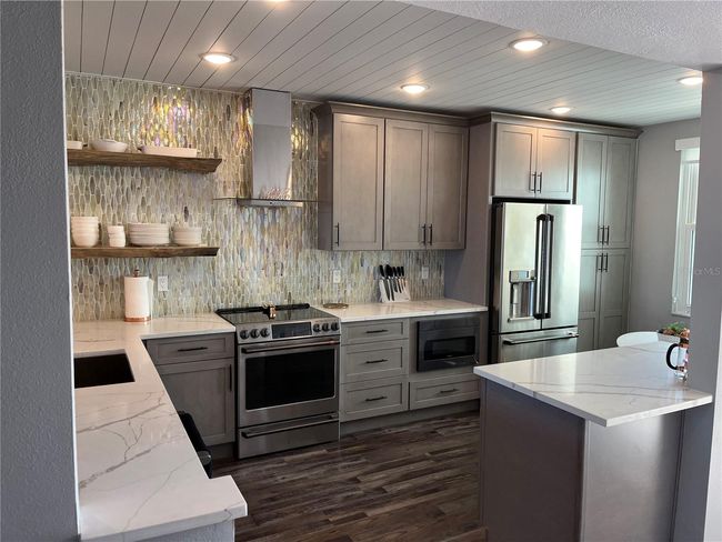 APT-305 - 7932 Sailboat Key Blvd S, Condo with 2 bedrooms, 2 bathrooms and null parking in SOUTH PASADENA FL | Image 4
