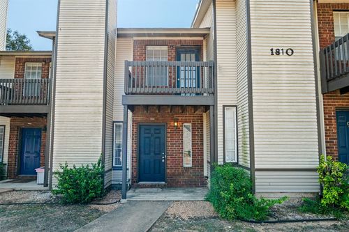 apt-b-1810 River Crossing Cir, Austin, TX, 78741-3251 | Card Image