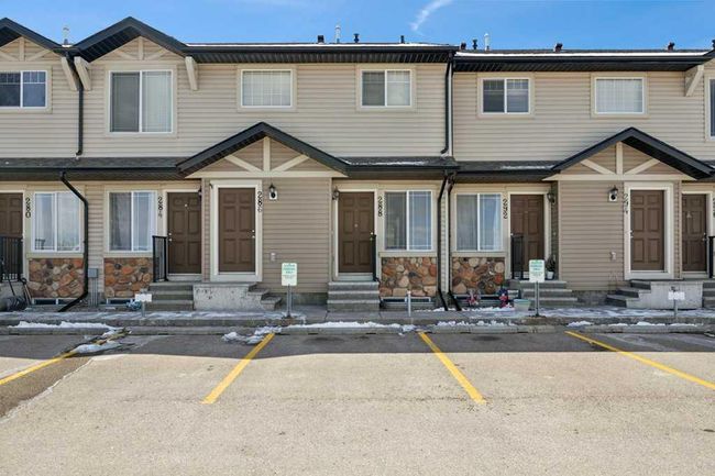 288 Saddlebrook Point Ne, Home with 2 bedrooms, 1 bathrooms and 2 parking in Calgary AB | Image 1