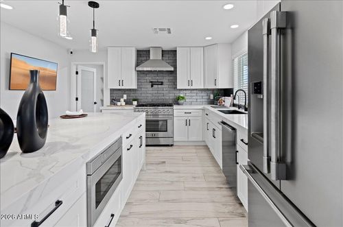 11615 N 30th St, Phoenix, AZ, 85028-1902 | Card Image