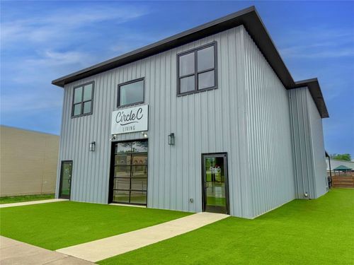 617 N Main St, Lexington, TX, 78947-4700 | Card Image